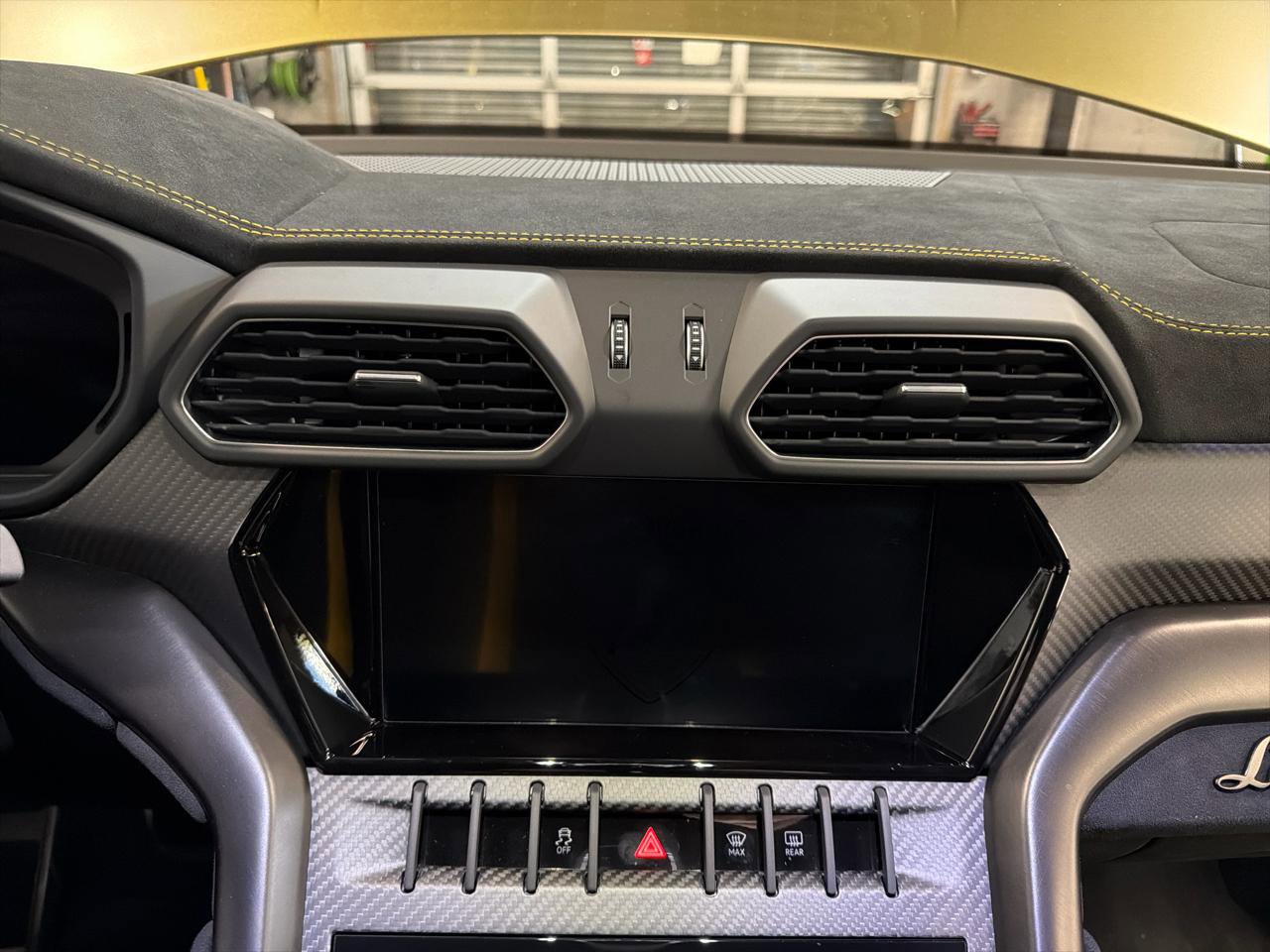 Used 2024 Lamborghini Urus Performante AWD/4WD image 27