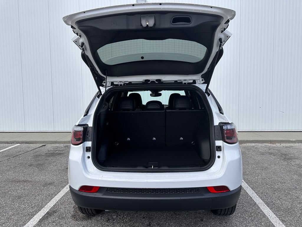 New 2026 Jeep Compass Latitude AWD/4WD image 19