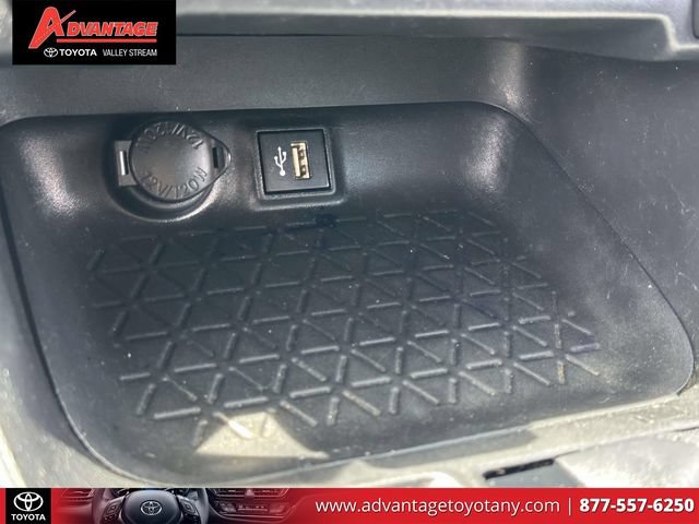 Used 2023 Toyota RAV4 LE AWD/4WD image 34