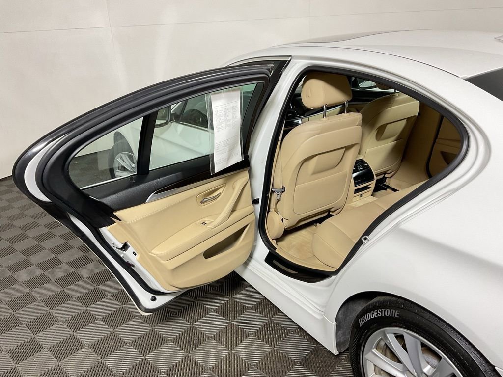 Used 2014 BMW 528i xDrive Sedan image 32