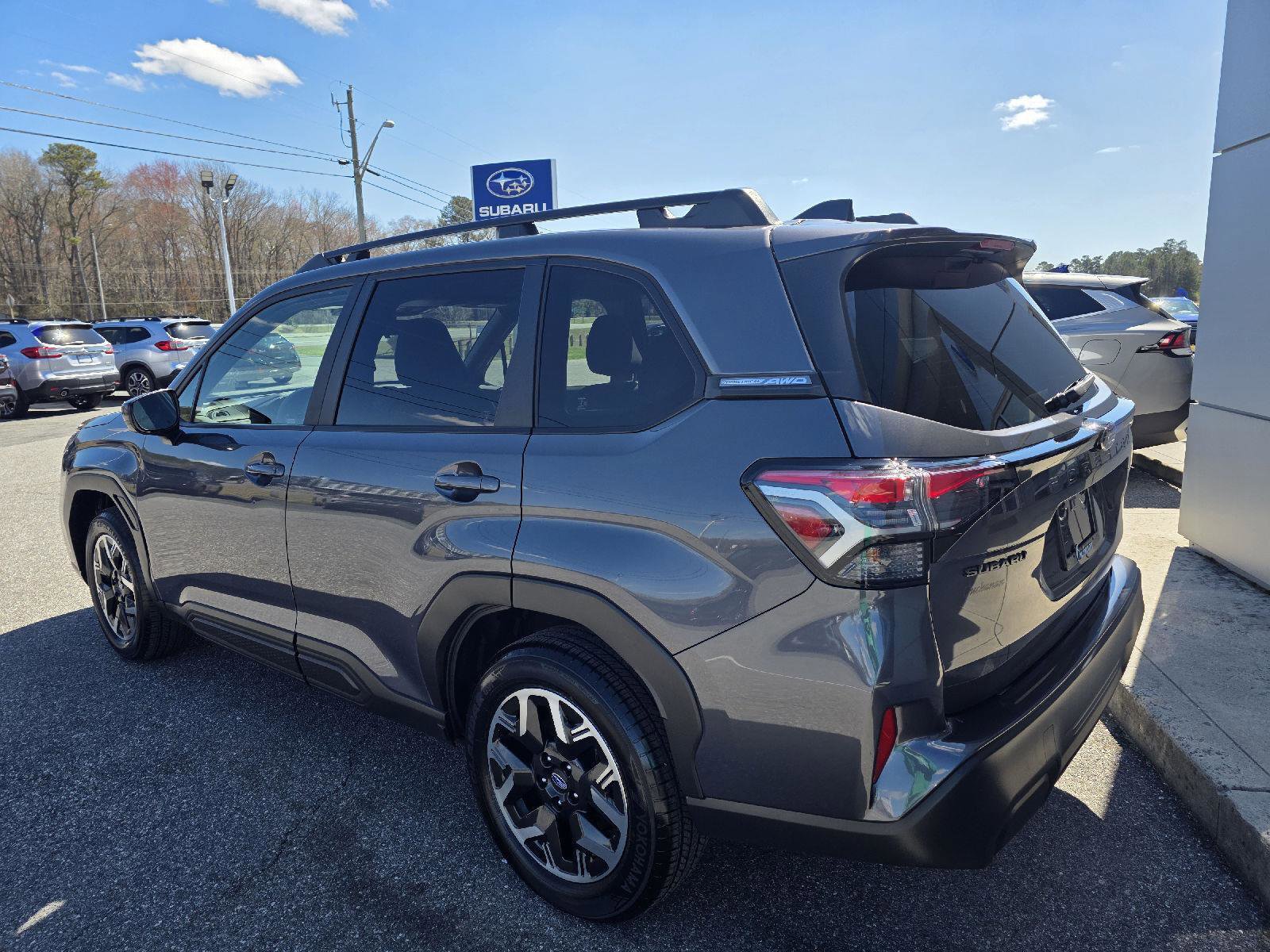 Used 2025 Subaru Forester Premium image 8