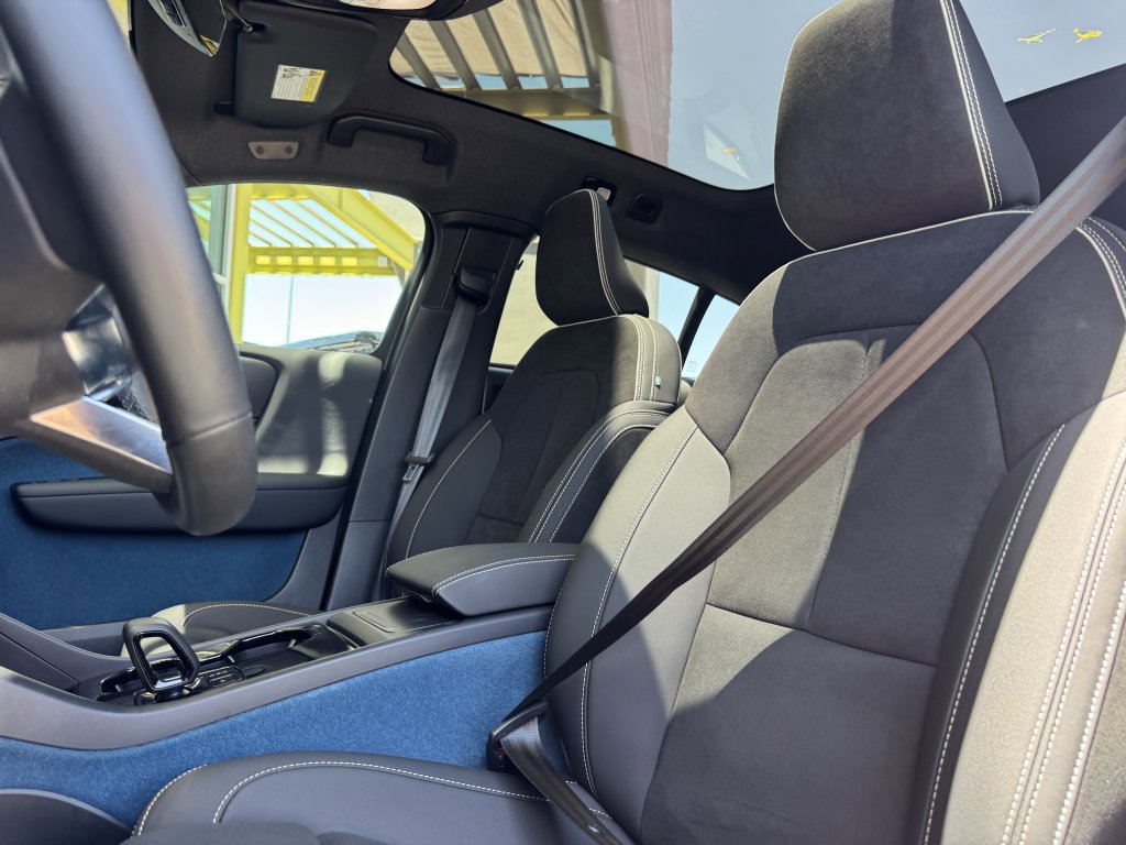 Used 2023 Volvo C40 P8 Recharge Ultimate image 27