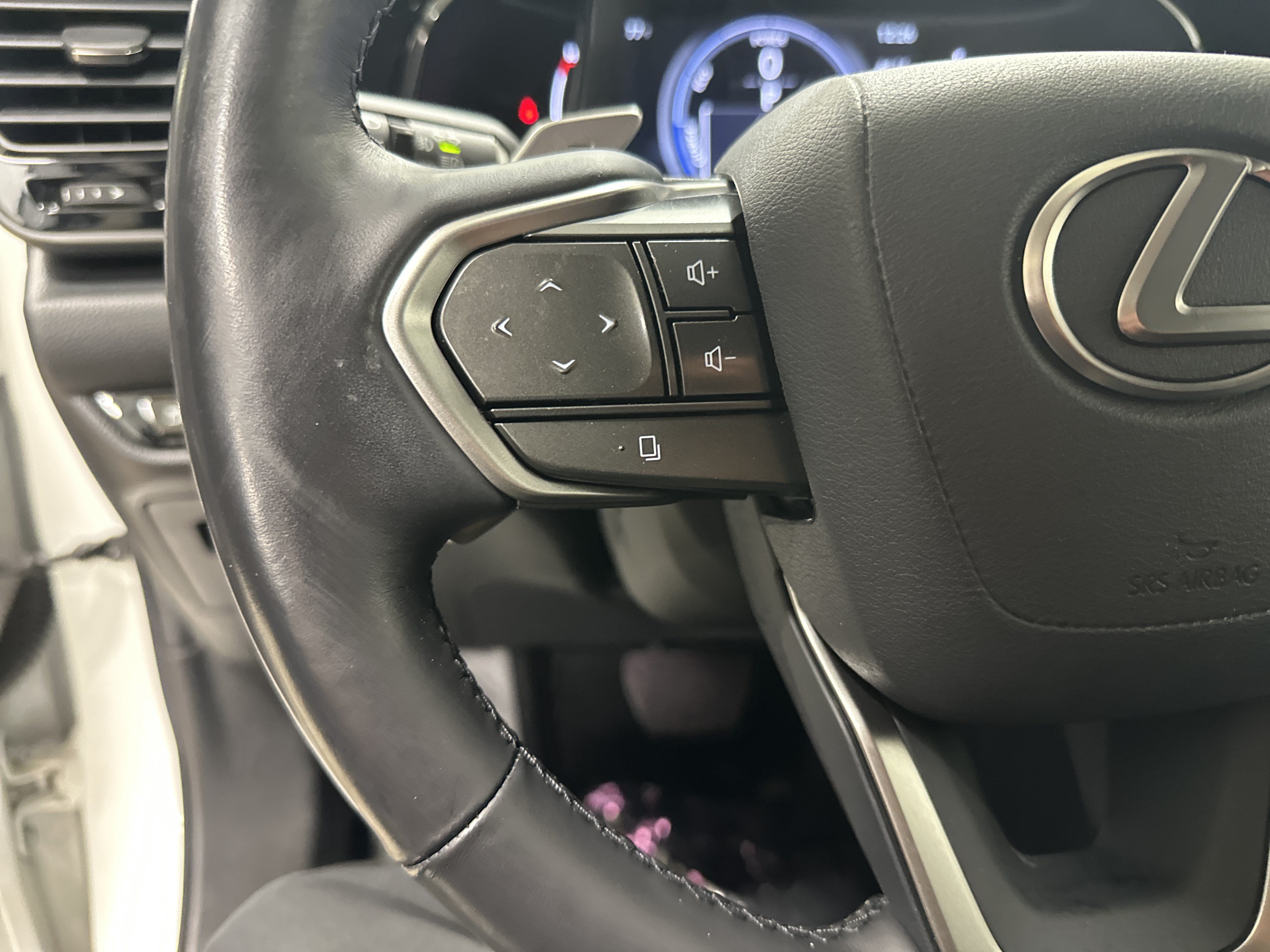 Used 2024 Lexus NX 350h AWD w/ Vision Package image 19
