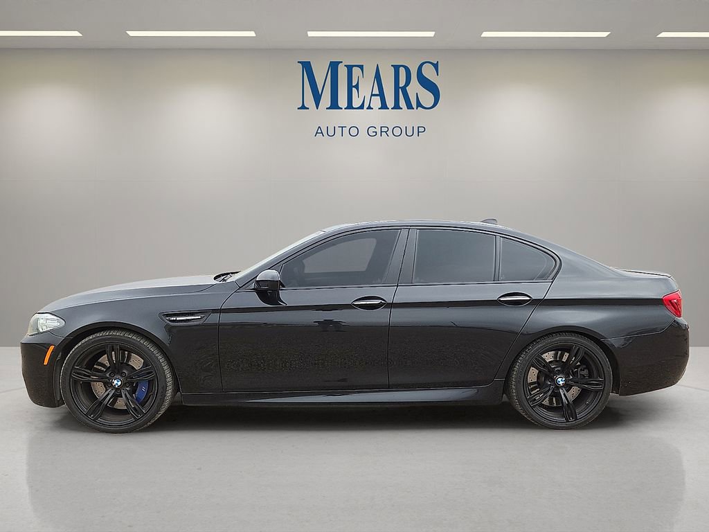 Used 2015 BMW M5 RWD image 2