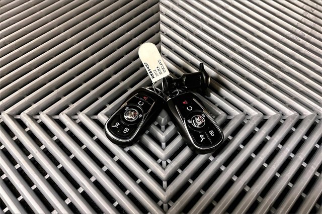 Used 2022 Buick Enclave Avenir image 9