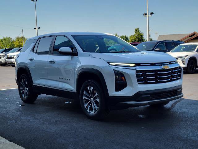 Used 2025 Chevrolet Equinox LT AWD/4WD image 2