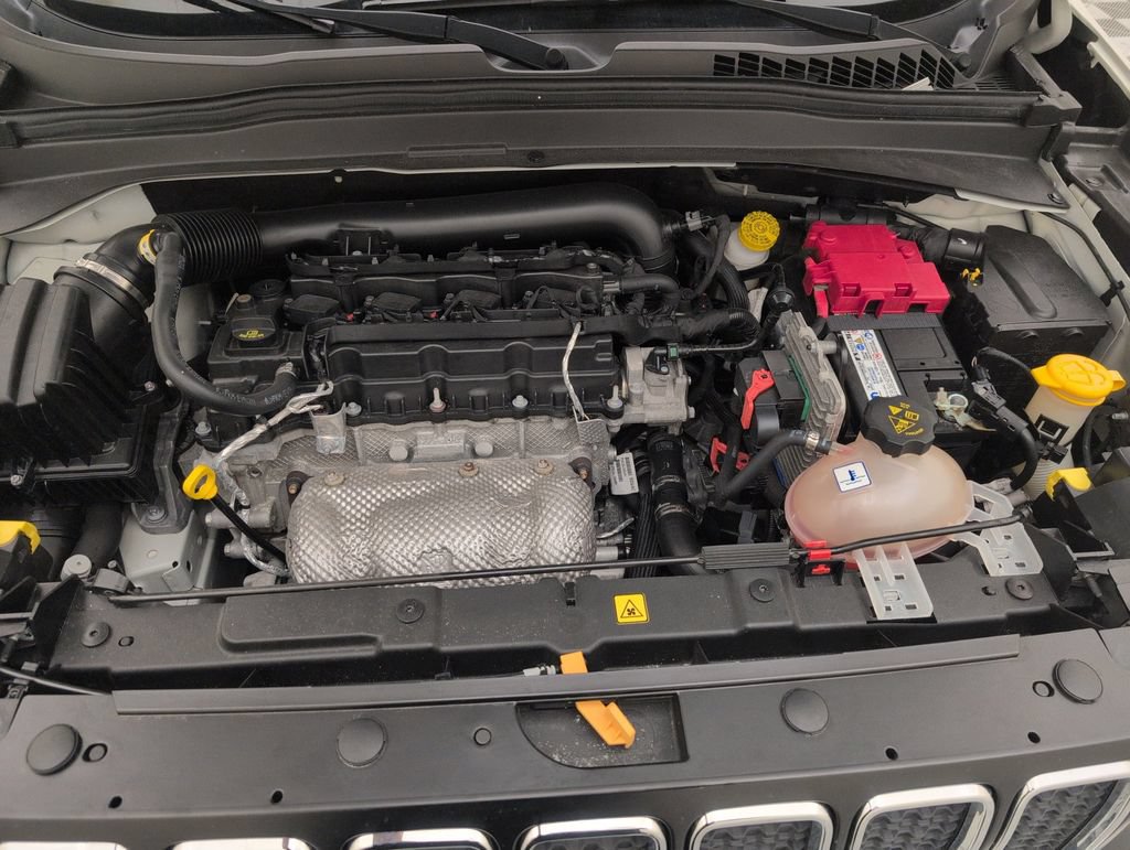 Used 2021 Jeep Renegade Latitude FWD image 37