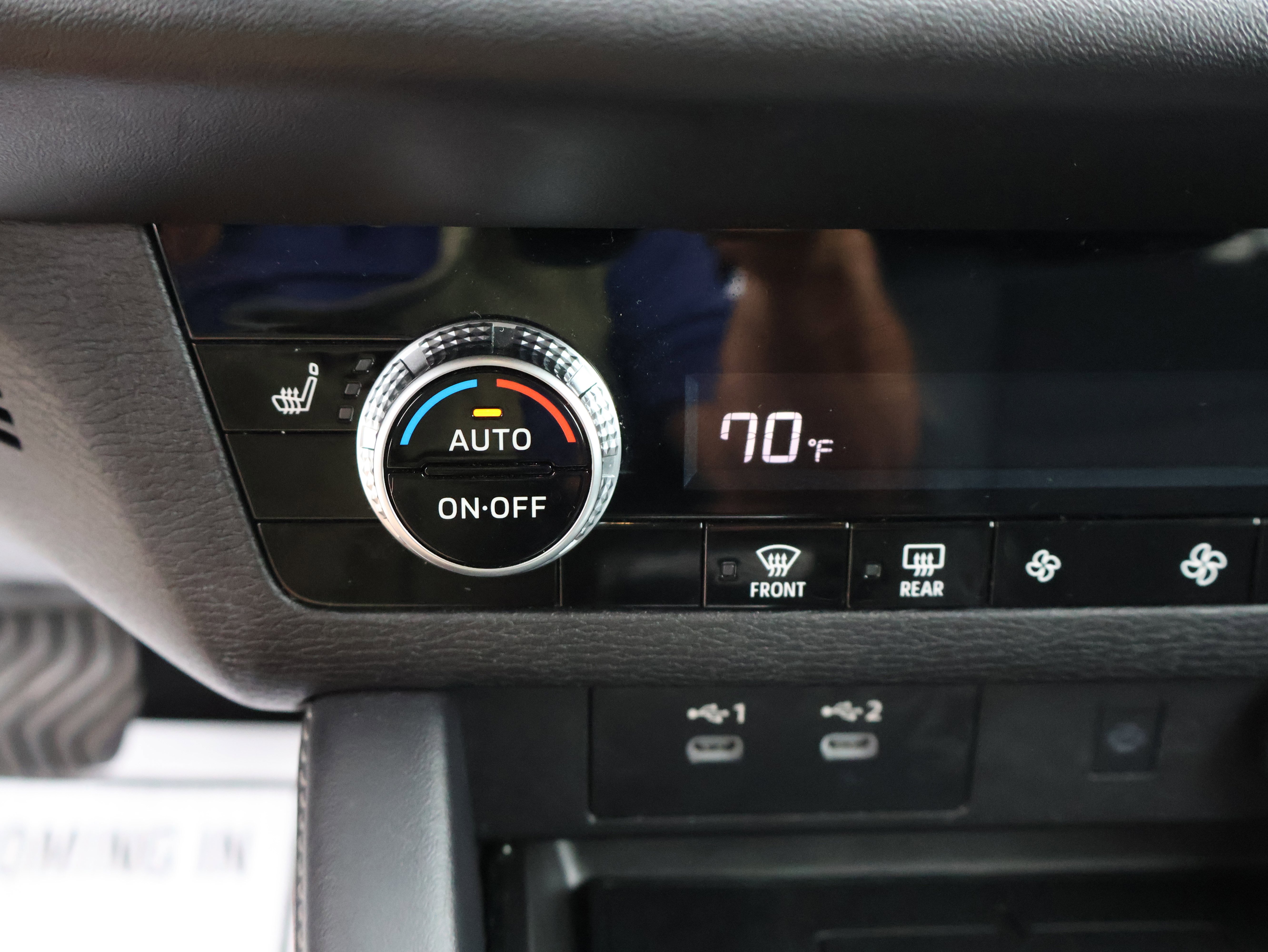 Used 2025 Mitsubishi Outlander SE image 30