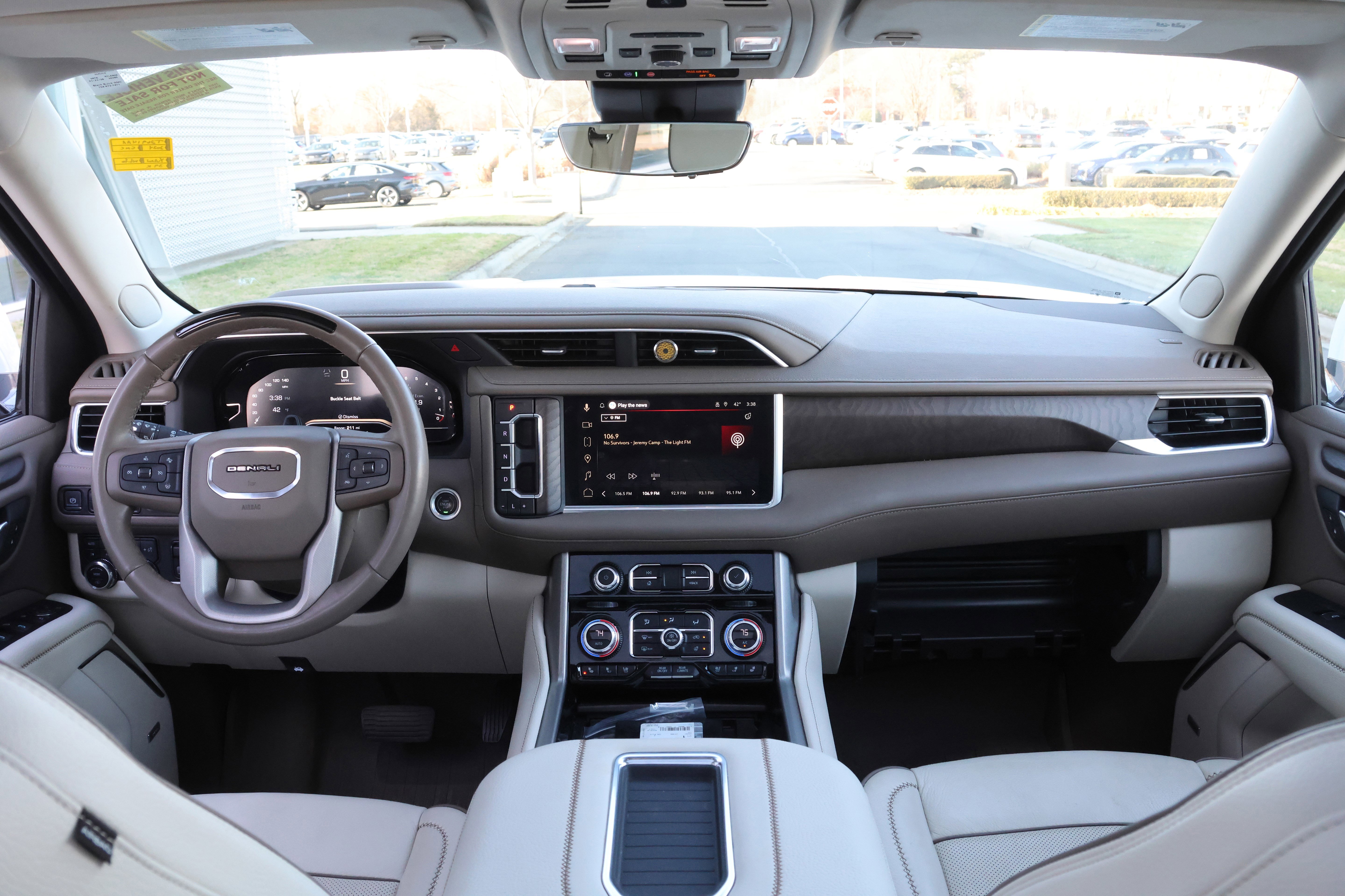 Used 2024 GMC Yukon XL Denali w/ Denali Reserve Package image 20