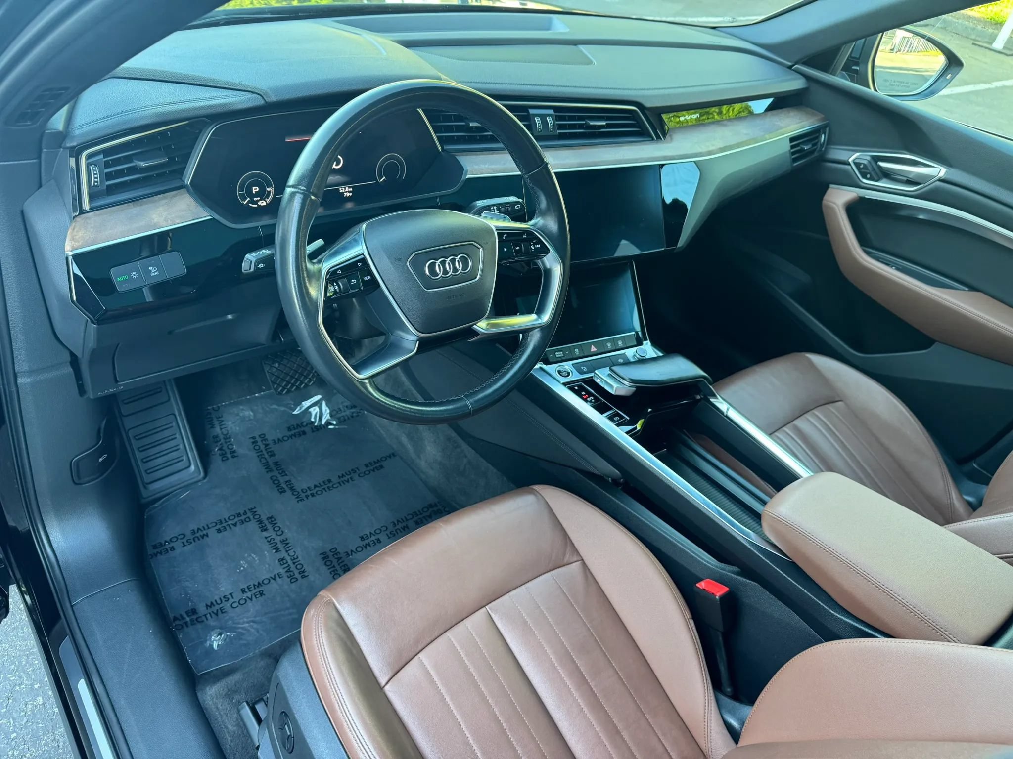 Used 2022 Audi e-tron Premium AWD/4WD image 21