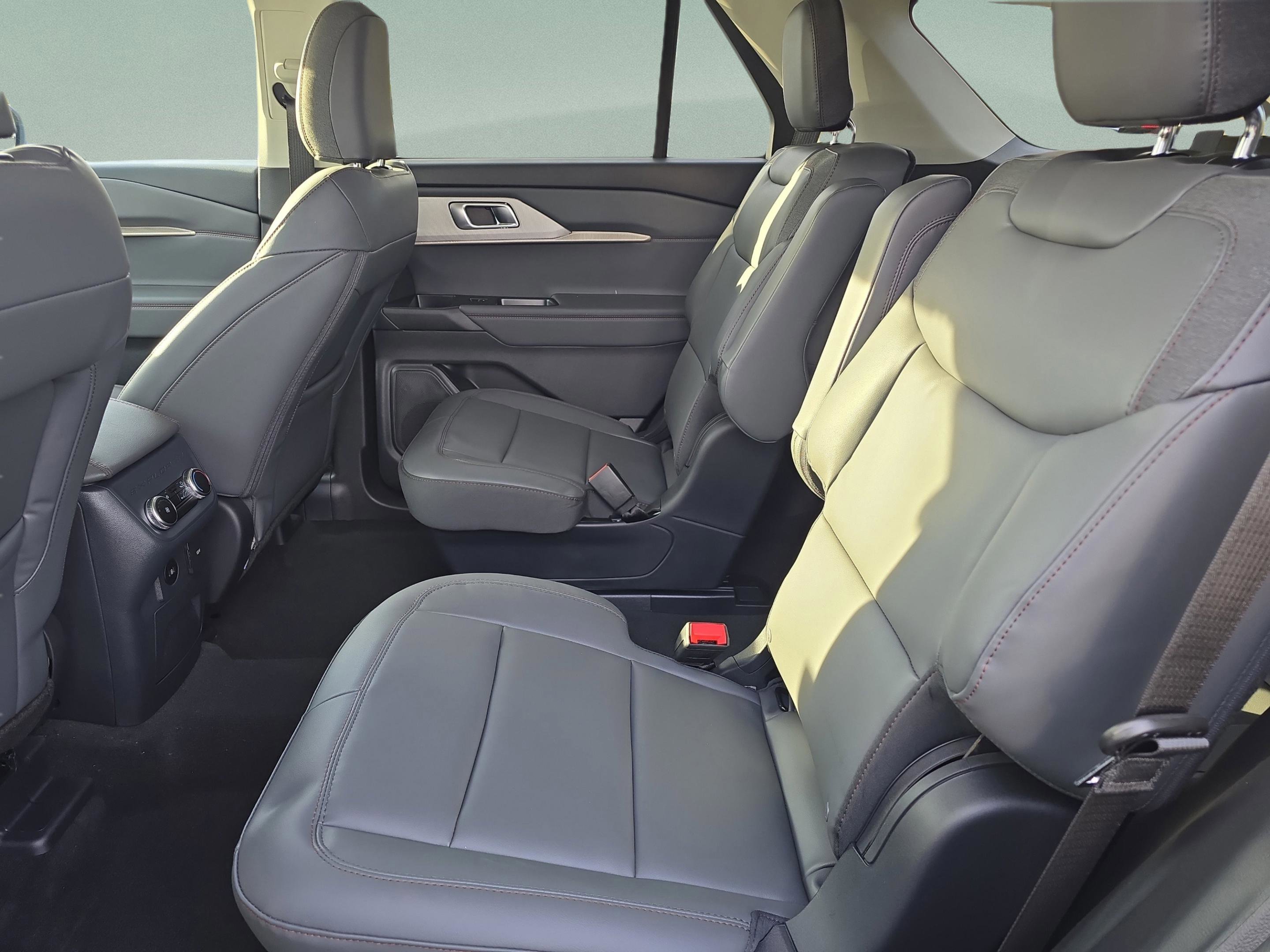New 2026 Ford Explorer Active w/ Active Comfort Package image 6