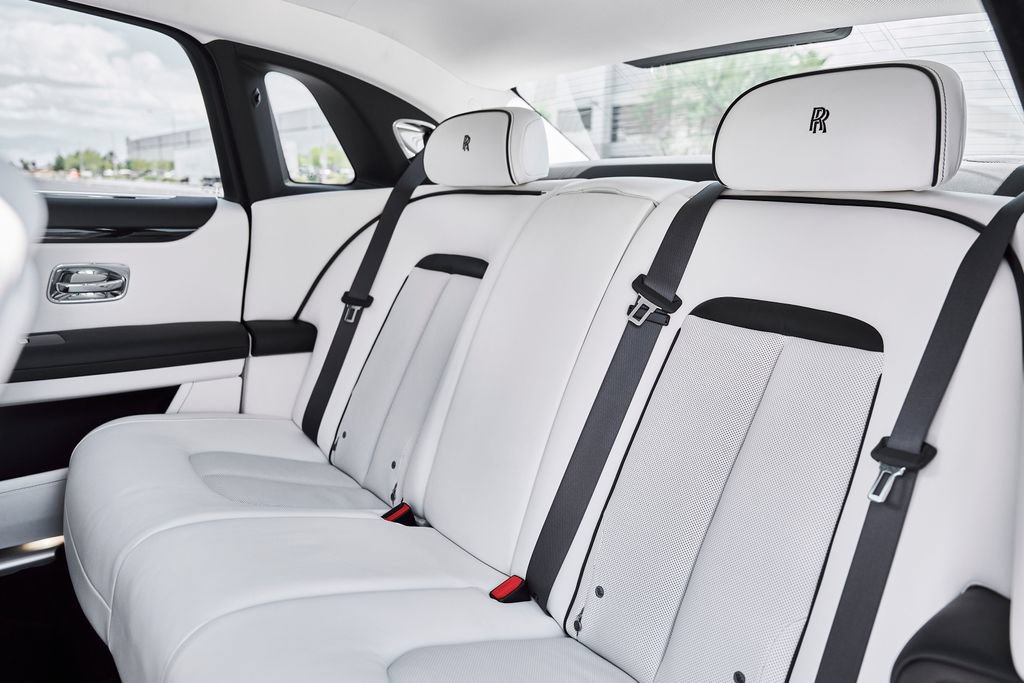 Used 2026 Rolls-Royce Ghost RWD image 48