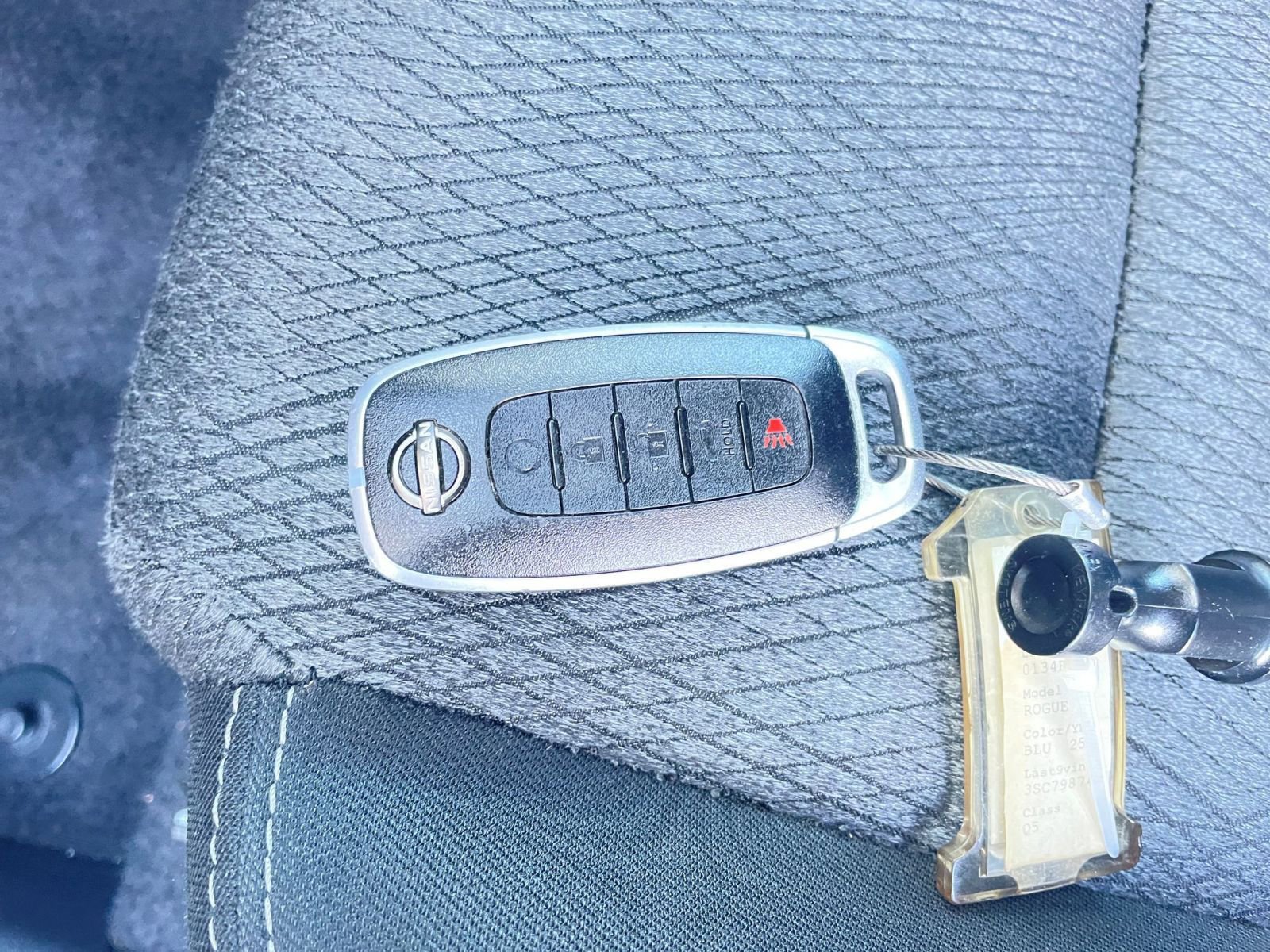 Used 2025 Nissan Rogue SV image 27