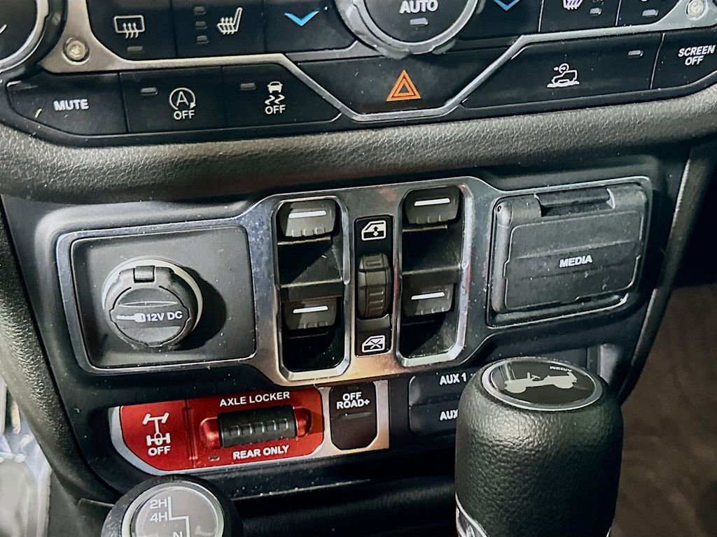 Used 2024 Jeep Wrangler Willys image 30