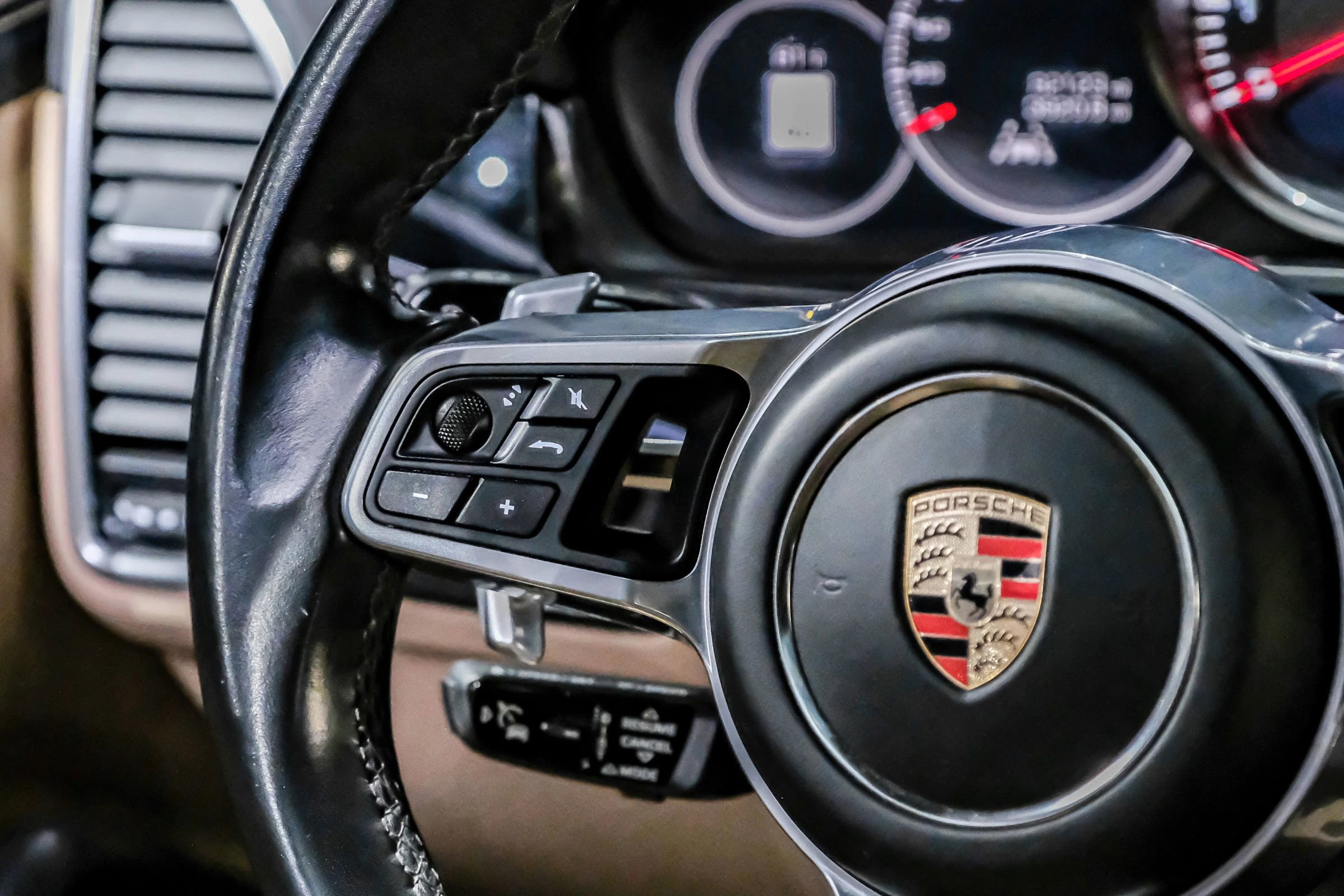 Used 2020 Porsche Cayenne S image 20