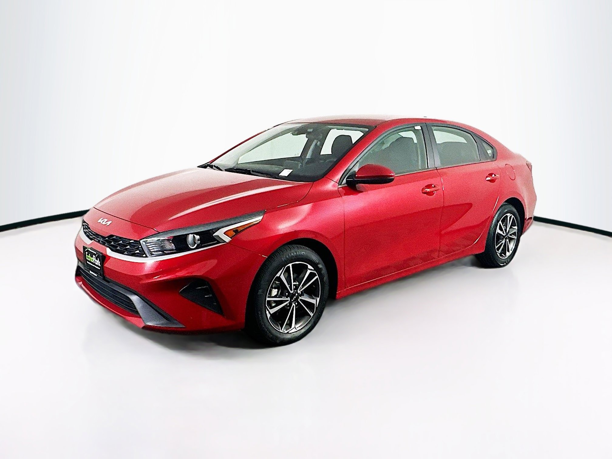 Used 2024 Kia Forte LXS image 3