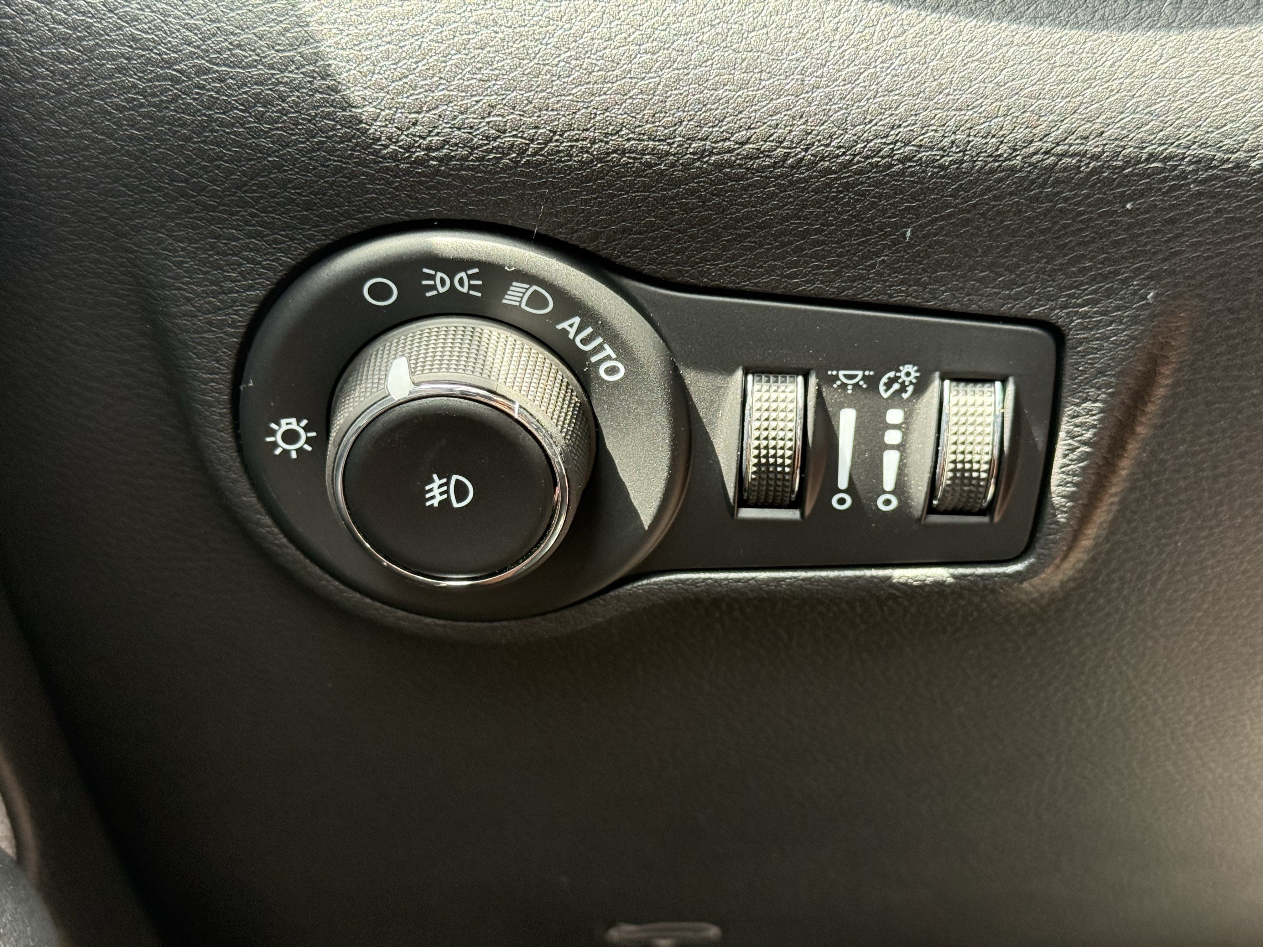 New 2026 Jeep Compass Latitude AWD/4WD image 27