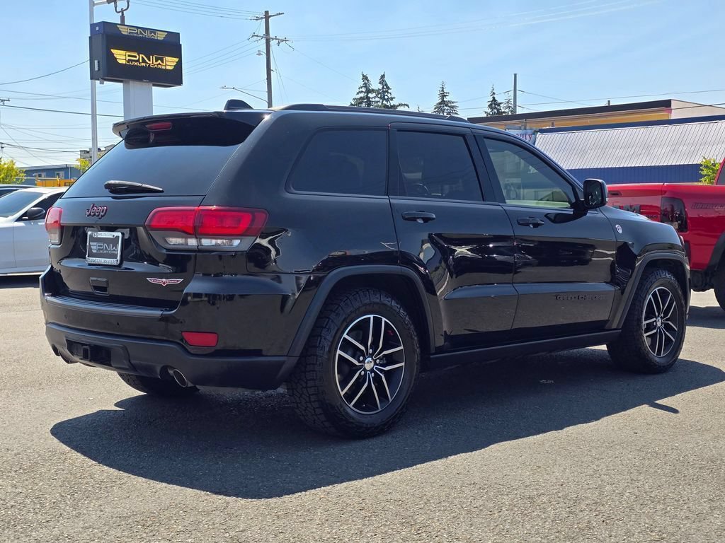 Used 2017 Jeep Grand Cherokee Trailhawk w/ Trailhawk Luxury Group AWD/4WD image 6