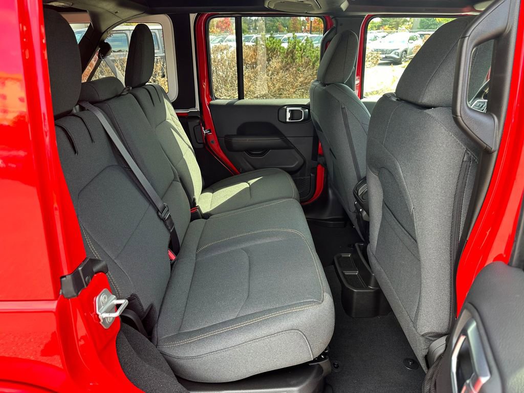 New 2024 Jeep Wrangler Unlimited Sahara w/ Technology Group image 13