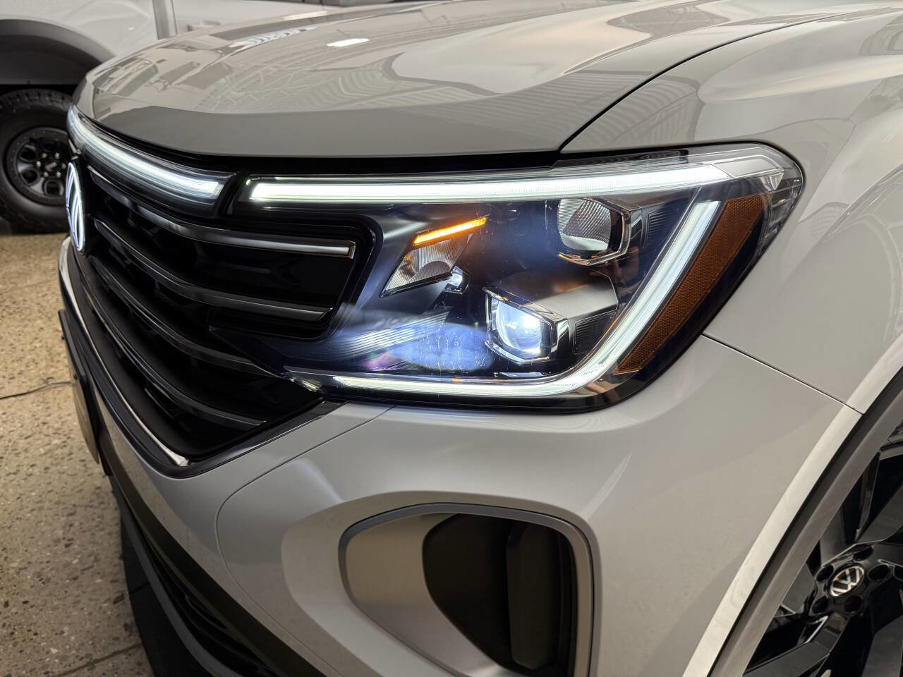 Used 2024 Volkswagen Atlas SE w/ Panoramic Sunroof Package image 31