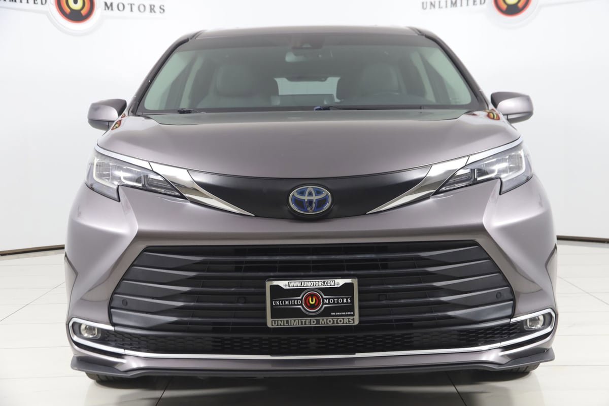 Used 2021 Toyota Sienna XLE FWD image 53