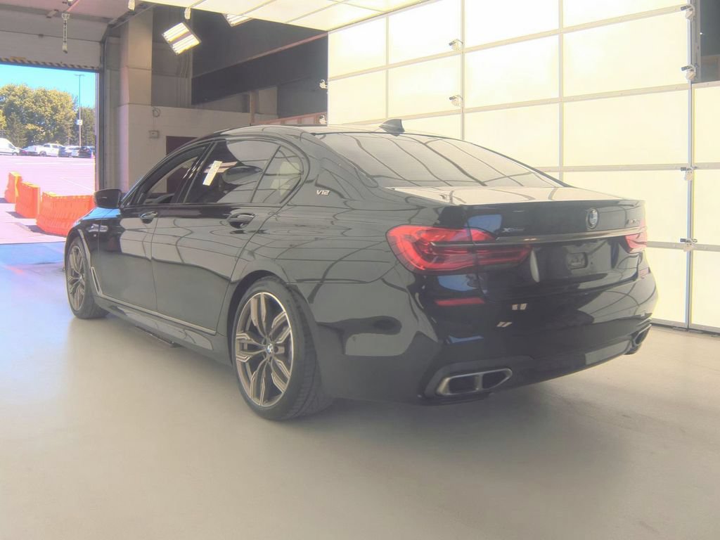Used 2018 BMW M760i xDrive w/ Luxury Rear Seating Package AWD/4WD image 5