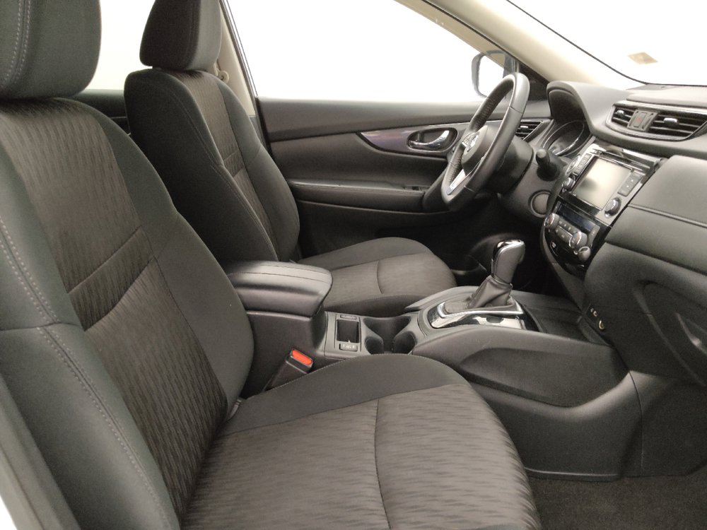Used 2020 Nissan Rogue SV FWD image 17