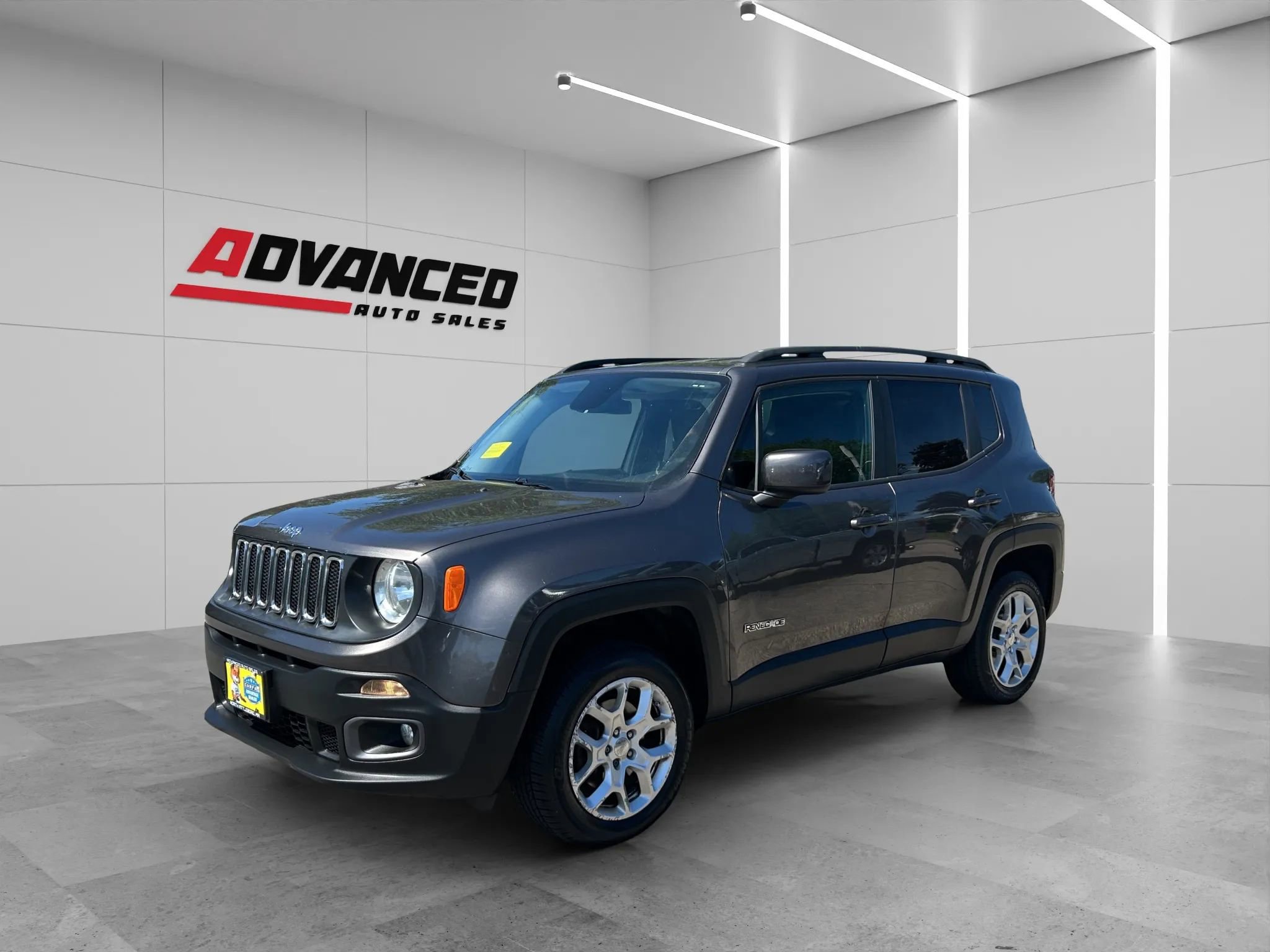 Used 2016 Jeep Renegade Latitude image 3