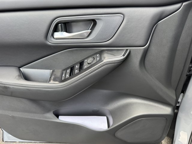New 2026 Nissan Rogue SV w/ Cold Weather Package AWD/4WD image 8