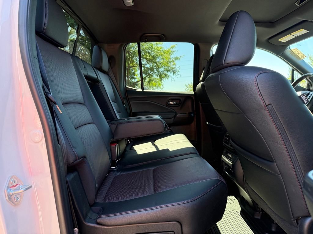 Used 2025 Honda Ridgeline Black Edition image 18