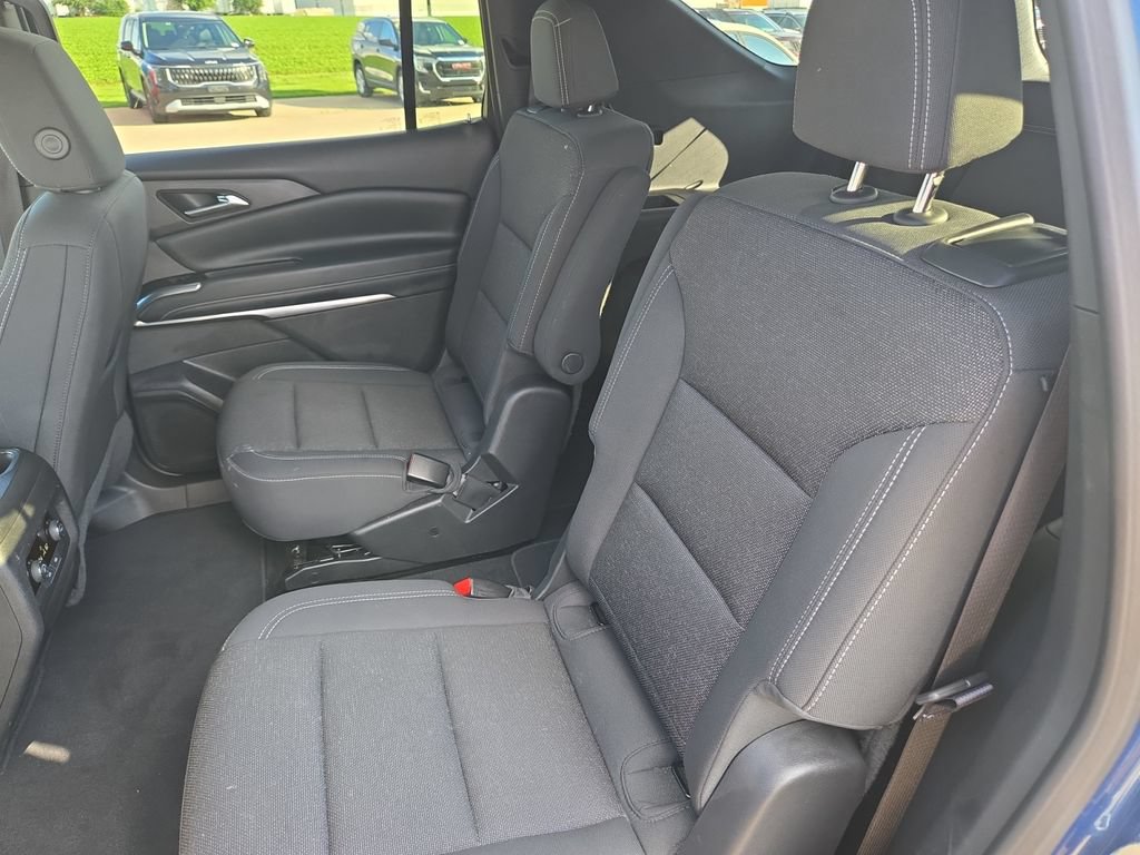 Used 2025 Chevrolet Traverse LT AWD/4WD image 36