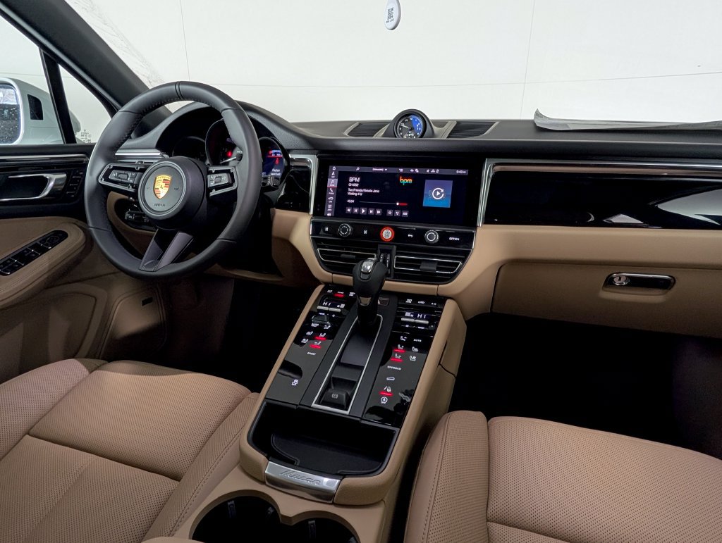 New 2026 Porsche Macan AWD/4WD image 22