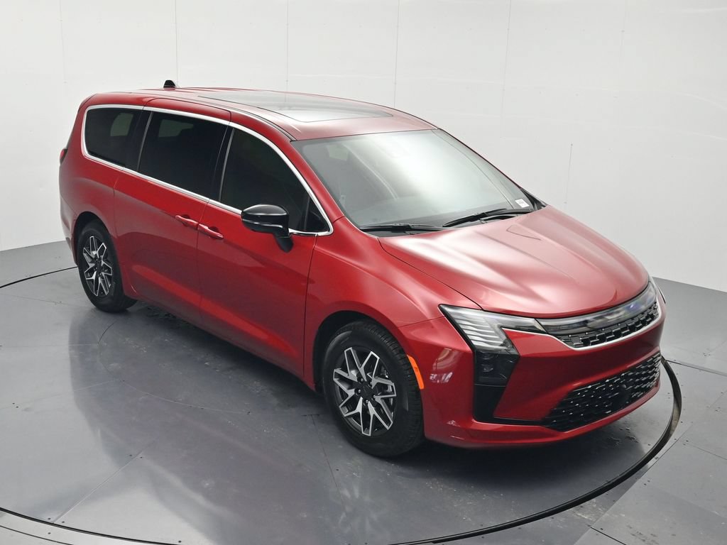 New 2027 Chrysler Pacifica Limited w/ Family Tech Group FWD image 33