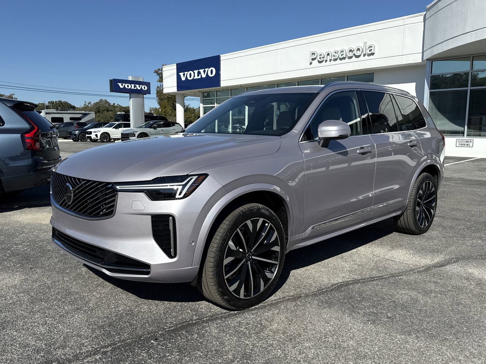 New 2026 Volvo XC90 B6 Plus w/ Protection Package Premier