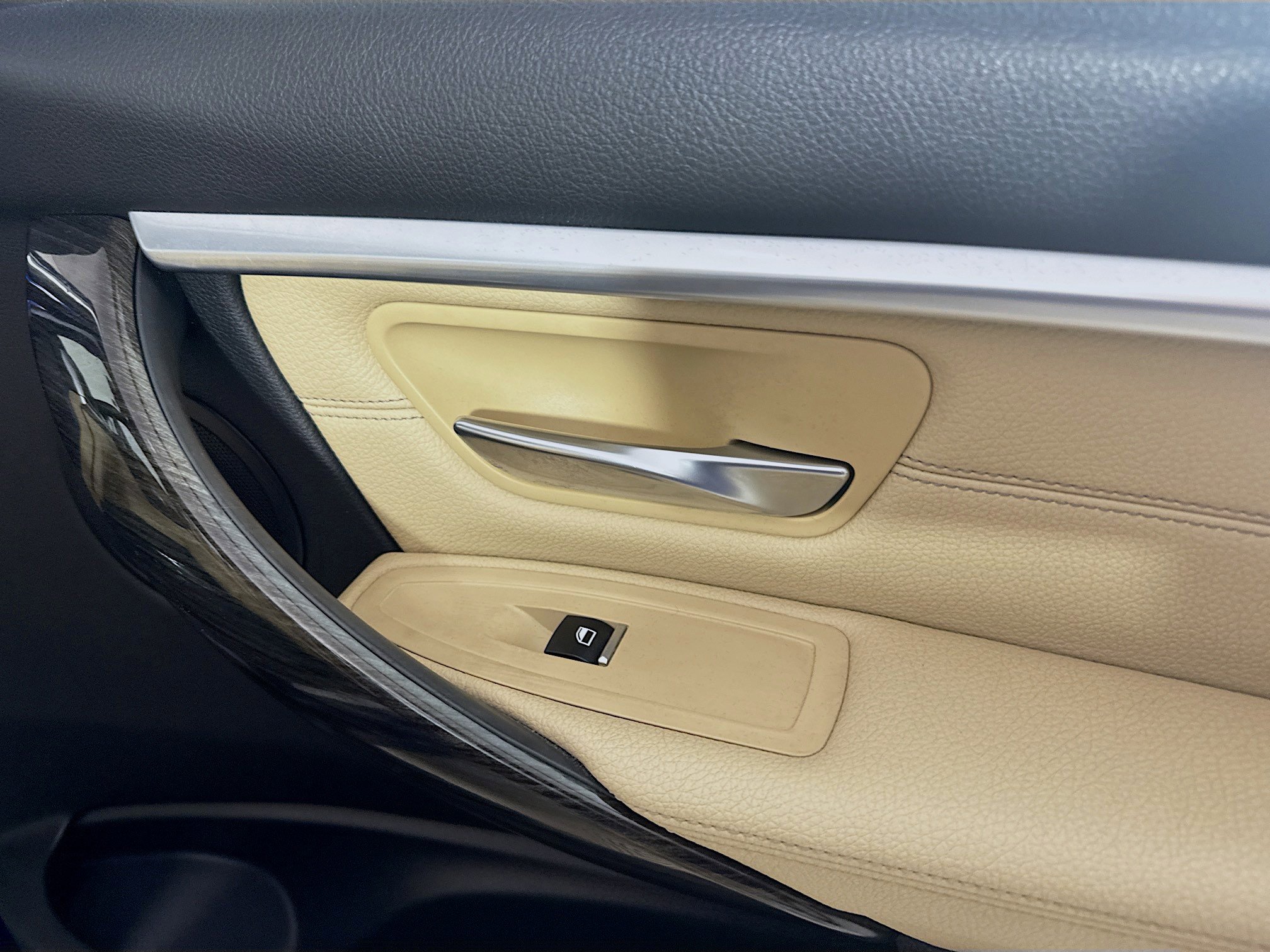 Used 2017 BMW 330e image 31