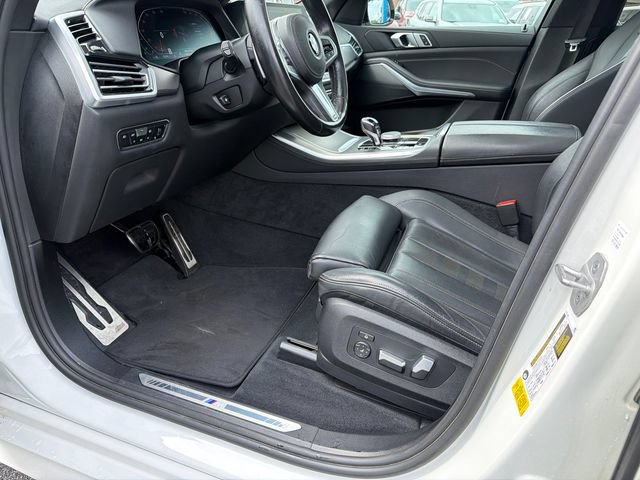 Used 2021 BMW X5 sDrive40i w/ M Sport Package RWD image 9