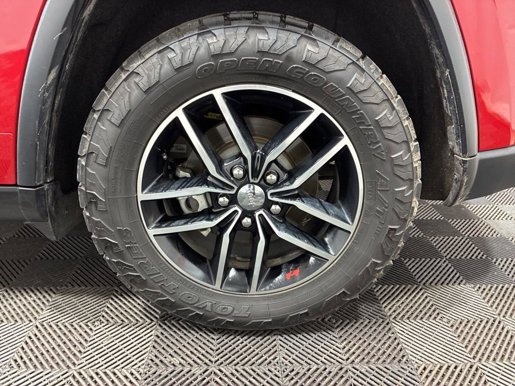 Used 2018 Jeep Grand Cherokee Trailhawk w/ Trailhawk Luxury Group AWD/4WD image 34