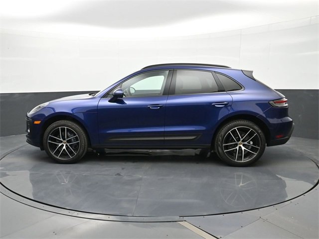 Used 2025 Porsche Macan image 2
