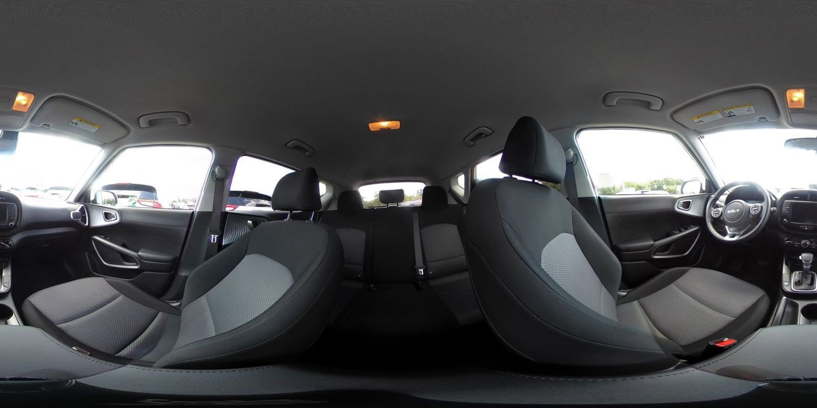 Used 2025 Kia Soul LX w/ LX Technology Package FWD image 40