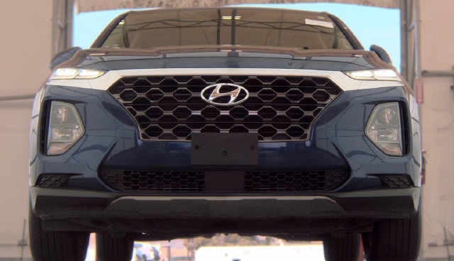 Used 2020 Hyundai Santa Fe SE AWD/4WD image 3