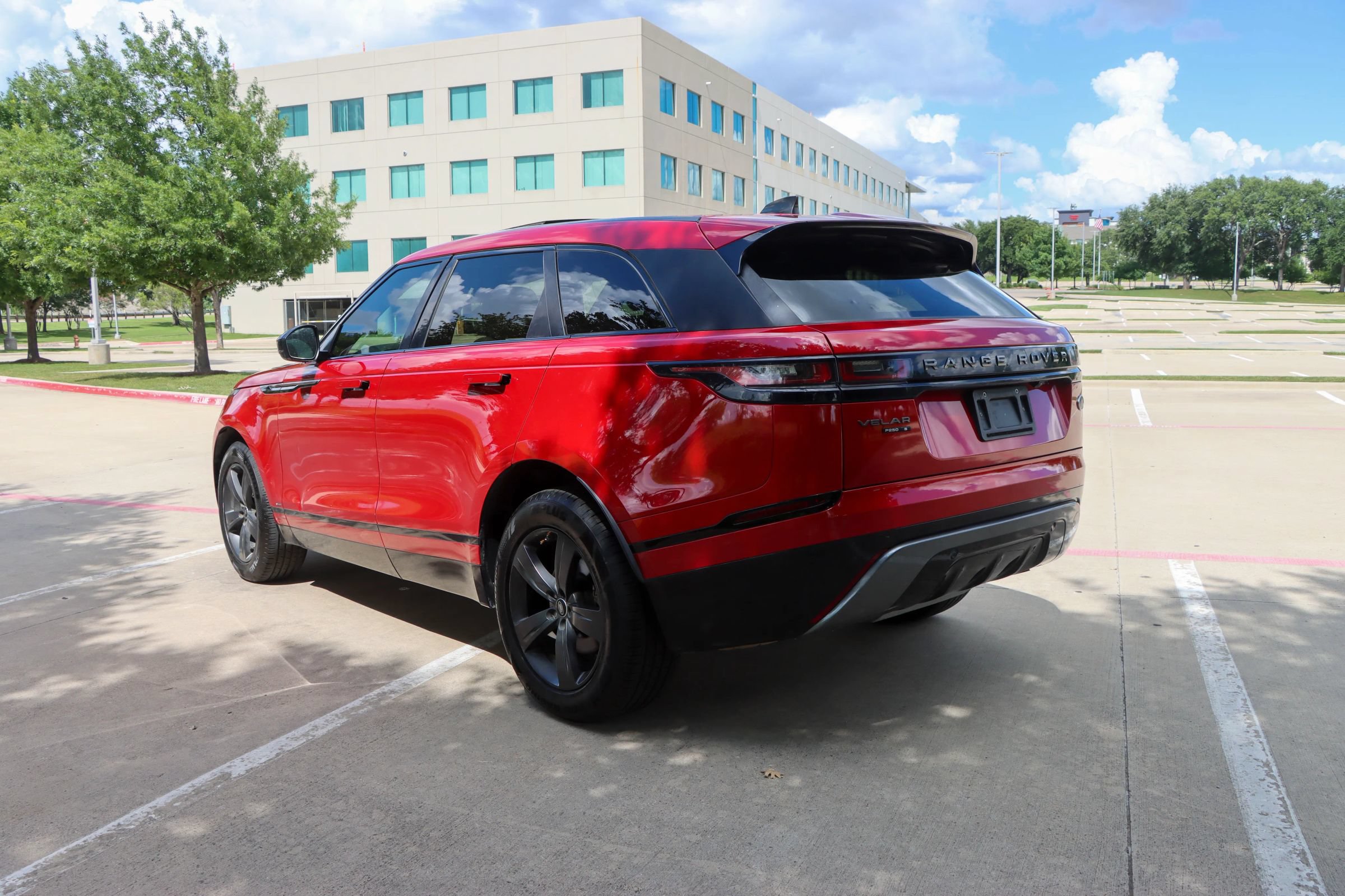 Used 2020 Land Rover Range Rover Velar R-Dynamic S AWD/4WD image 5