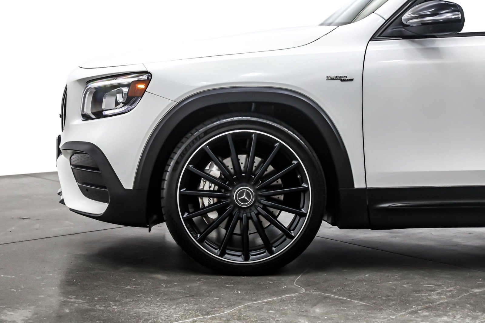 Used 2022 Mercedes-Benz GLB 35 AMG AMG GLB 35 4MATIC SUV image 10