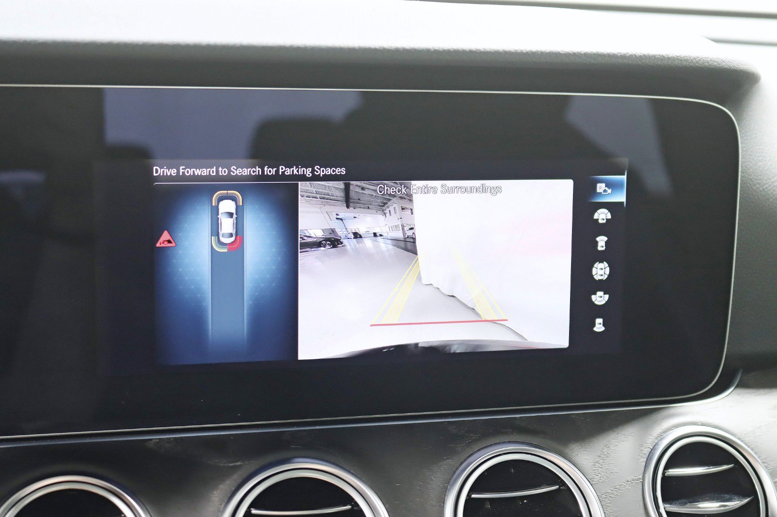 Used 2022 Mercedes-Benz E 450 4MATIC Sedan w/ Driver Assistance Package image 24