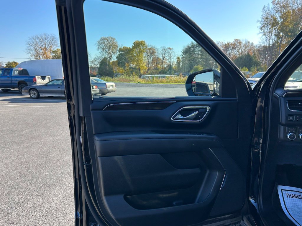 Used 2023 GMC Yukon XL SLE AWD/4WD image 17