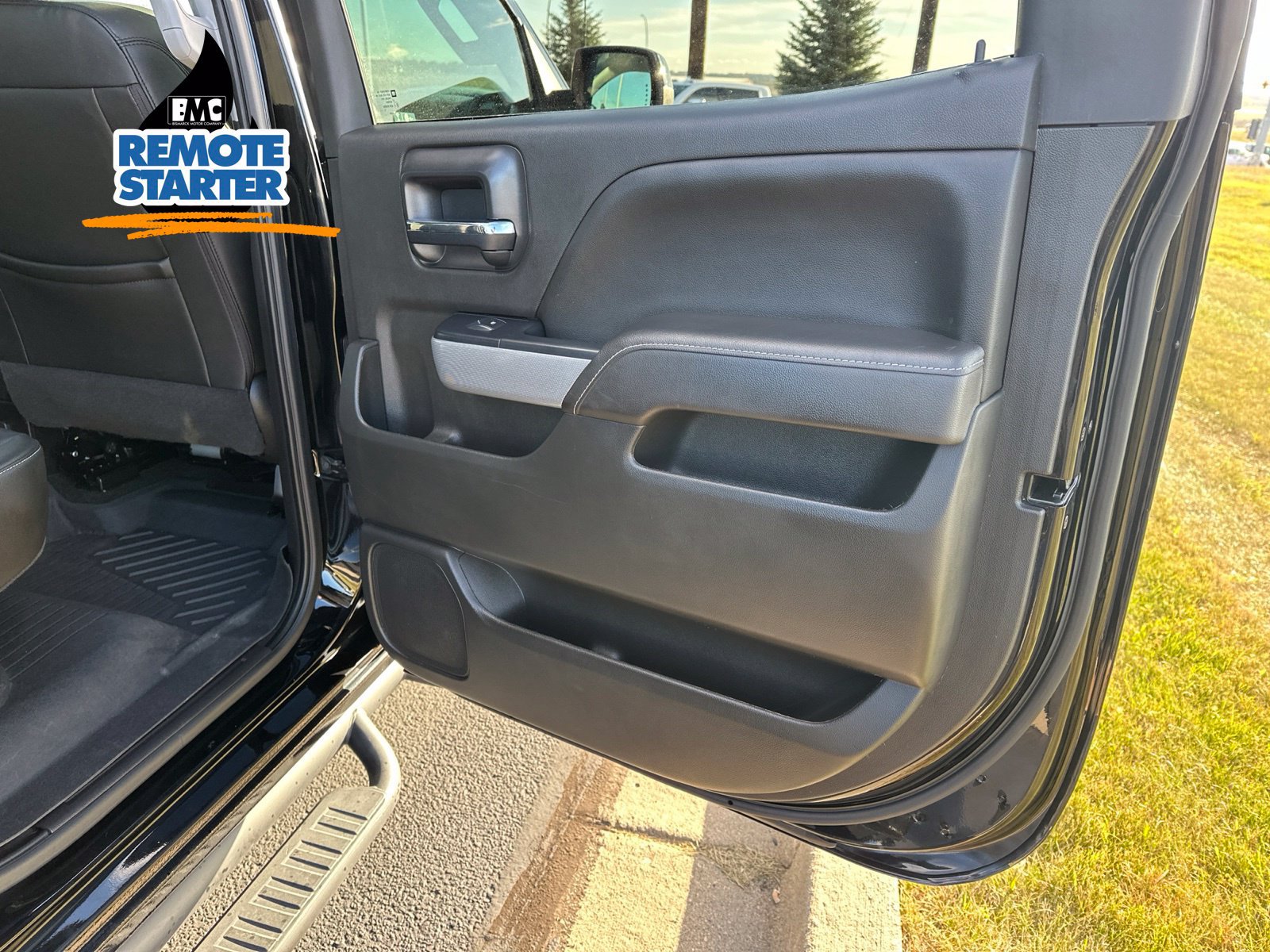 Used 2017 Chevrolet Silverado 1500 LTZ Z71 w/ Midnight Edition AWD/4WD image 30