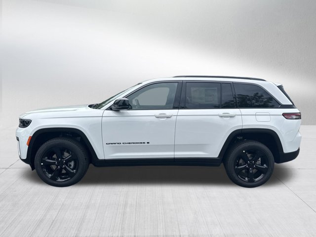 New 2026 Jeep Grand Cherokee Limited w/ Limited Altitude Package AWD/4WD image 8