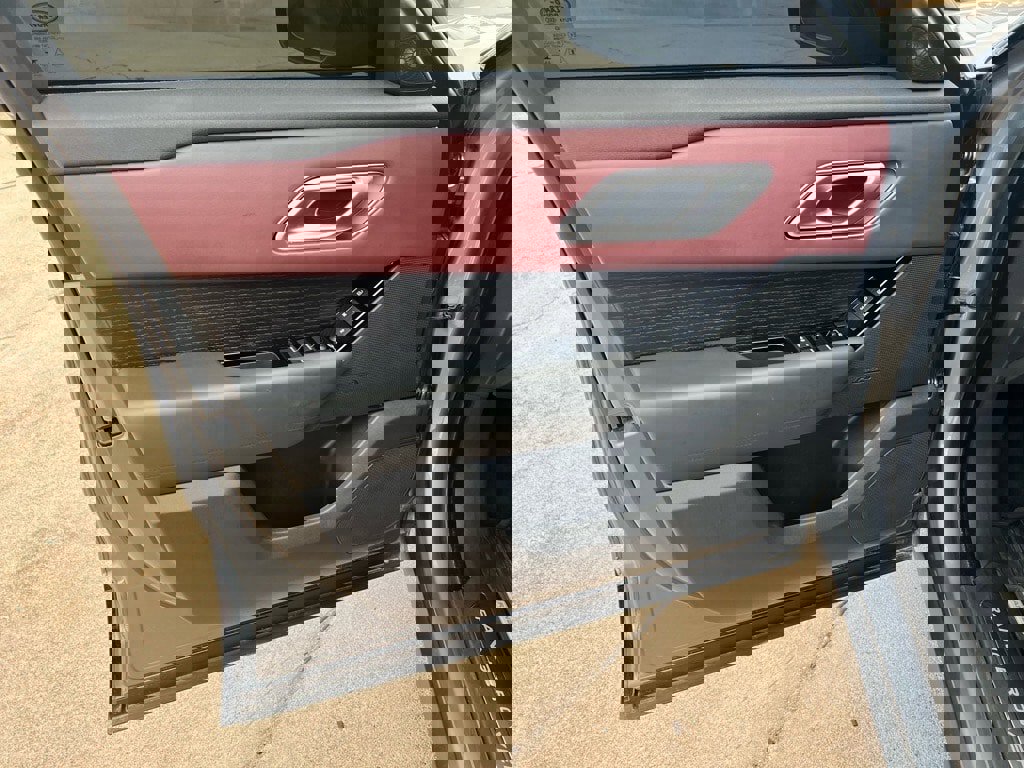 Used 2024 Land Rover Range Rover Velar Dynamic HSE image 14