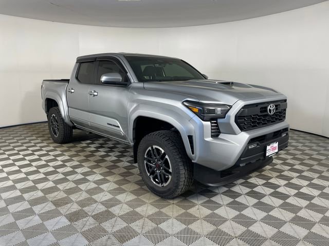 Used 2024 Toyota Tacoma TRD Sport AWD/4WD image 26
