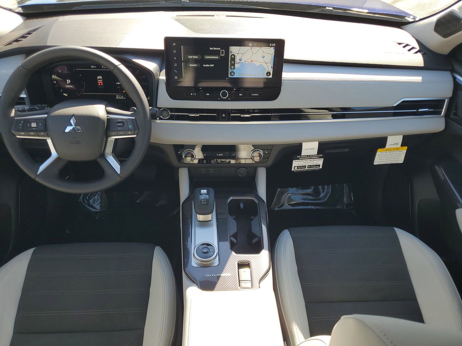 New 2025 Mitsubishi Outlander SE image 24