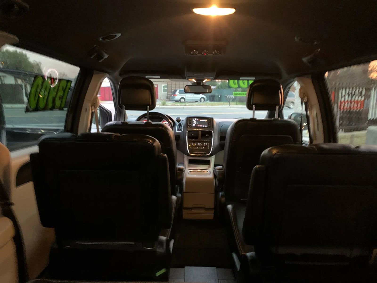 Used 2019 Dodge Grand Caravan SXT image 14